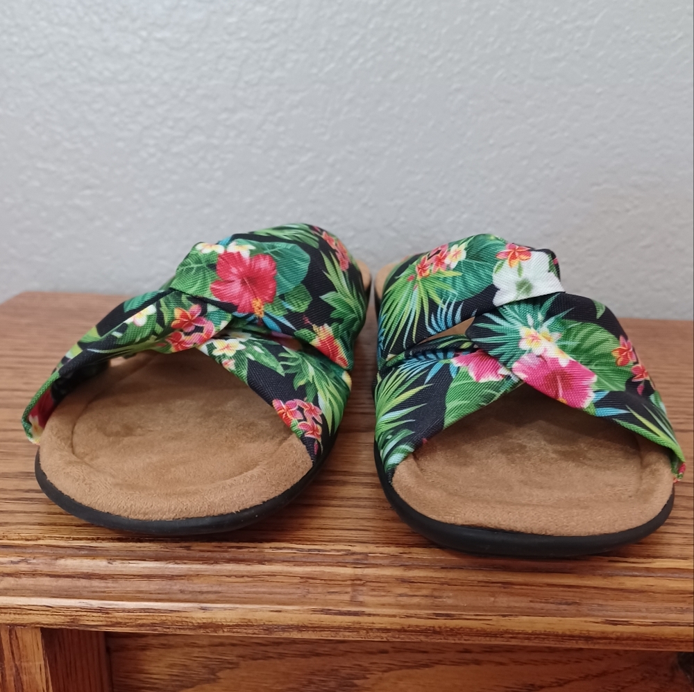 Minnetonka Women's Floral Open Toe Slide Sandals - Black and Green Size 8 Shoes - Picture 8 of 10